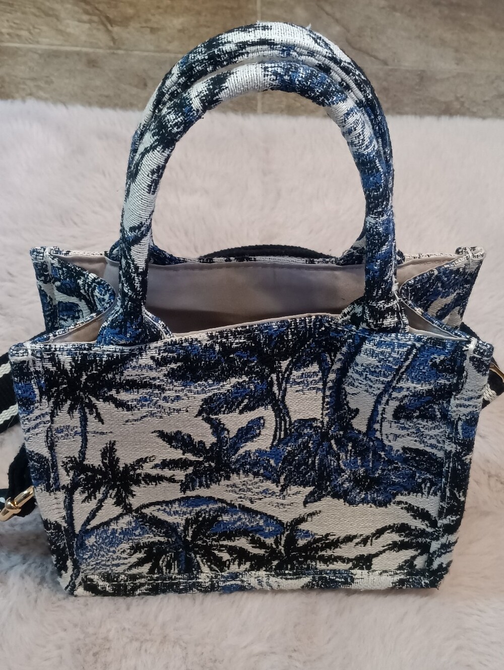 H&M Mini Crossbody - Picture 3 of 6
